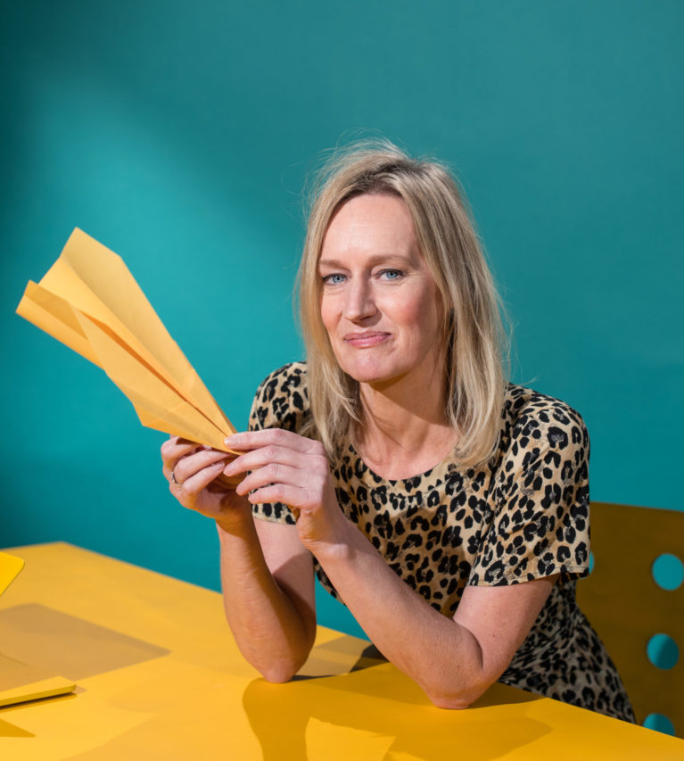 Japke-d. Bouma gaat het theater in
